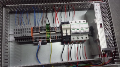 电子线材加工和电控箱装配